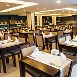 Sun Beach Park Hotel ホテル 4*
